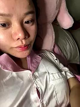 leo-kitty from StripChat is Freechat