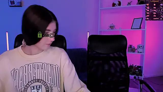 leslie_bird from StripChat