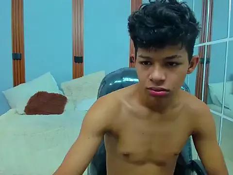 leslieanddrako from StripChat