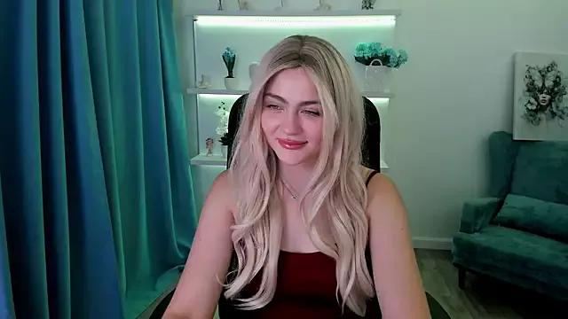 LeslieMineg from StripChat
