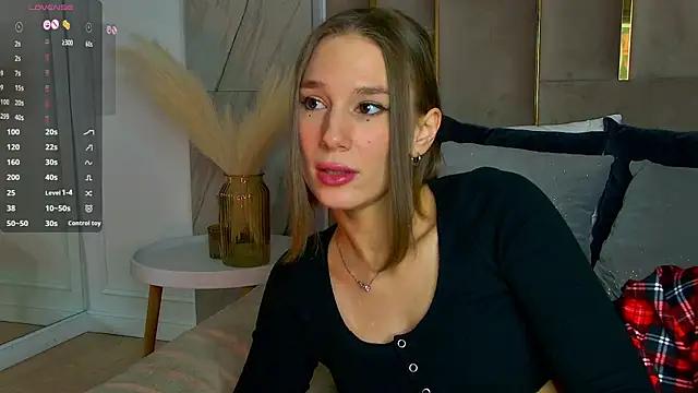 LeslieMines from StripChat