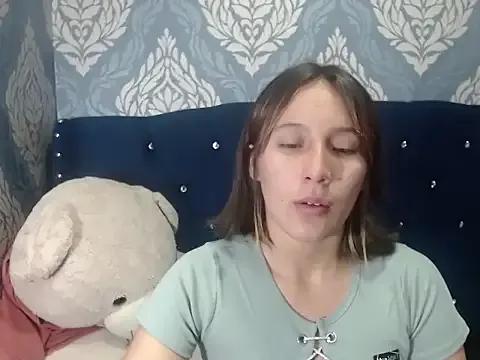 LeslyFoxx from StripChat is Freechat