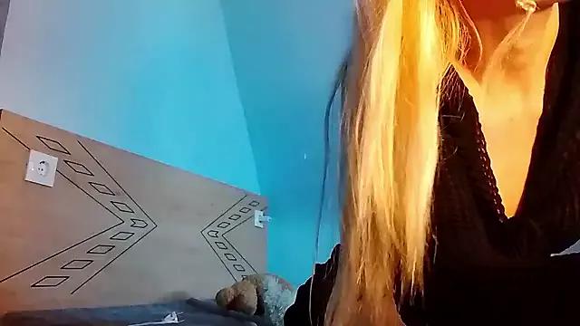 lesyawhite from StripChat is Freechat