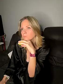 Lexi-Lux-X from StripChat is Freechat