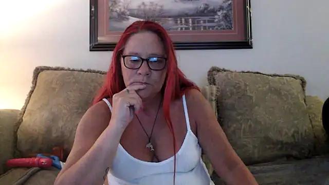 LexxiLeeds from StripChat