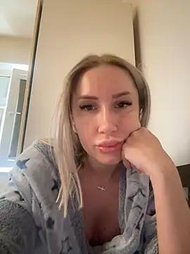 LexxiLow from StripChat
