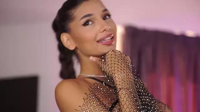 LeyCaprice from StripChat is Freechat