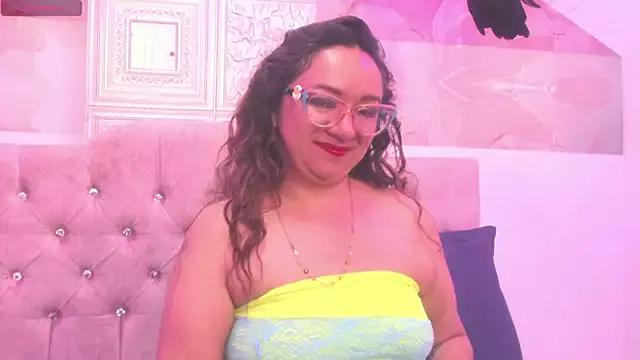 leyla_smithh from StripChat