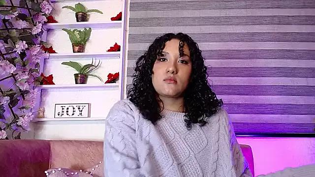 Liaa_Peach from StripChat