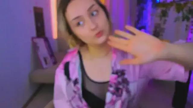 Liaa_Shine from StripChat