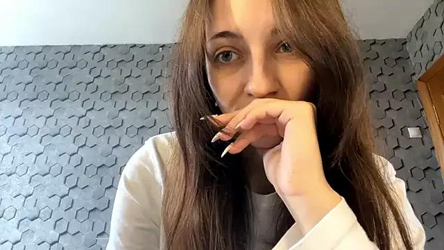 LianaDiyaz from StripChat is Freechat
