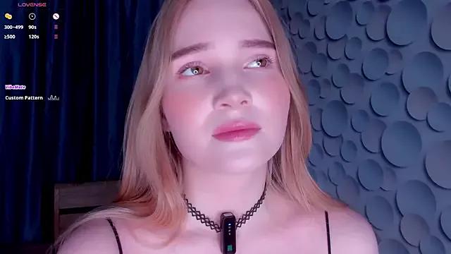 LianaLoss from StripChat is Freechat