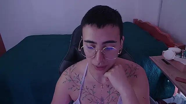 Liil_cat from StripChat