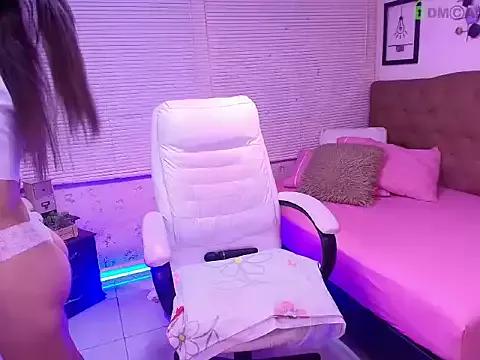 liittle_sunflower from StripChat