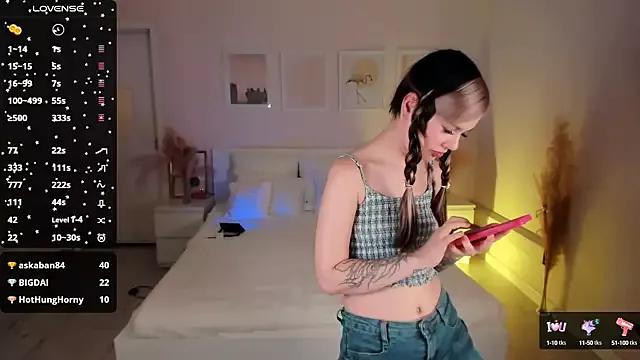 Lil_Amelie from StripChat