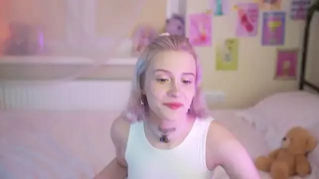 lil_tweety from StripChat