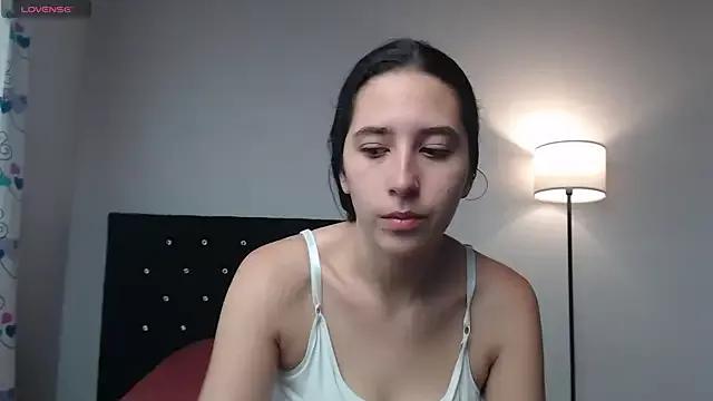lilacream from StripChat is Freechat