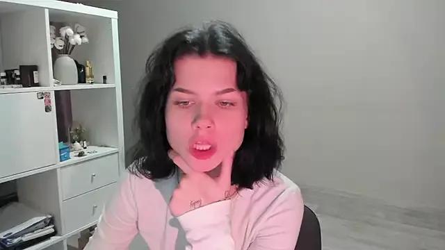 LilDarling1 from StripChat