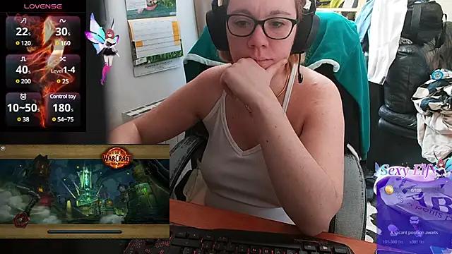 lili-hot-77 from StripChat