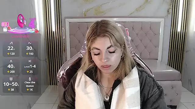 lili_conor_s from StripChat