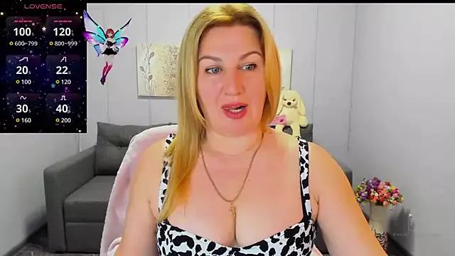 Lili_Crossi from StripChat
