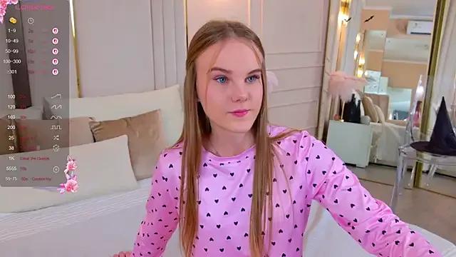 Lili_Lohan from StripChat is Freechat