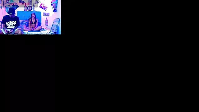 lili_roussi from StripChat is Freechat