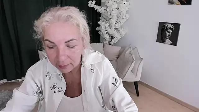 LiliaMoons from StripChat is Freechat