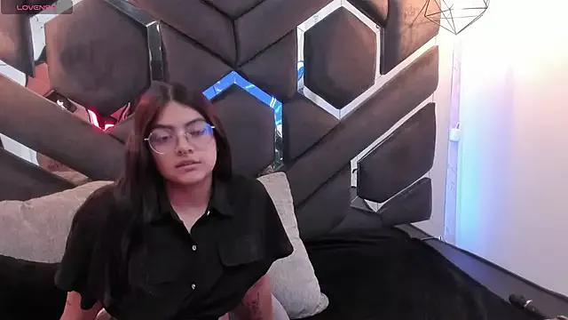 Lilith_and_Khloe from StripChat