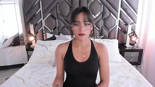 Lilith_Blaze1 from StripChat