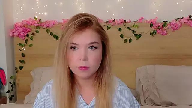 Lilith_Bonheur from StripChat