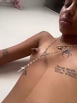 lilith_horny from StripChat