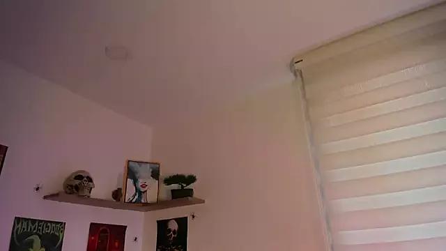 Lilith_salvatoree from StripChat is Freechat