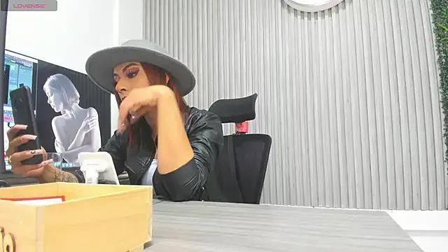 Lilith_Zamara from StripChat