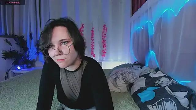LiliViolet from StripChat is Freechat