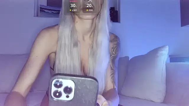 Lillaluvv9 from StripChat is Freechat