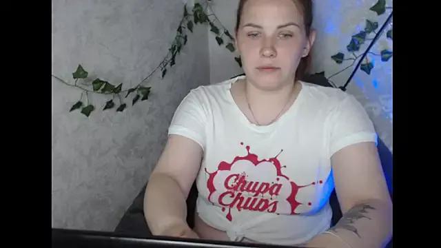 LilleHummer666 from StripChat