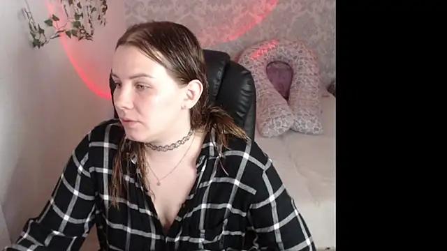 LilleHummer666 from StripChat