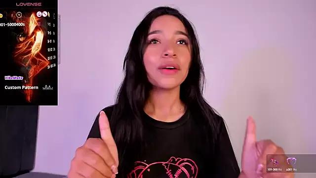 lillielover16 from StripChat
