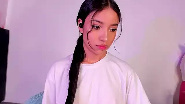 lillielover16 from StripChat