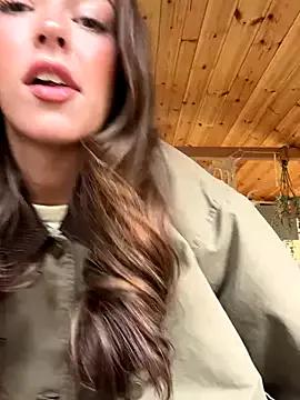 LillieOlive from StripChat