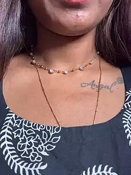 lilliiilliiillil from StripChat