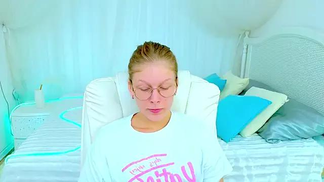 Lilly_Belly from StripChat