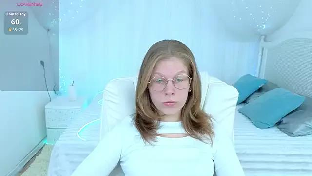 Lilly_Belly from StripChat