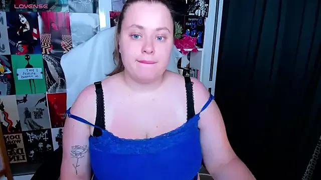 Lilly_Plump webcams show profile image 