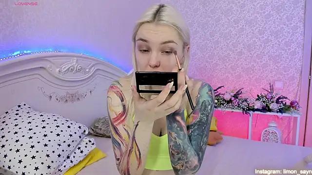 LillyMoure_ from StripChat