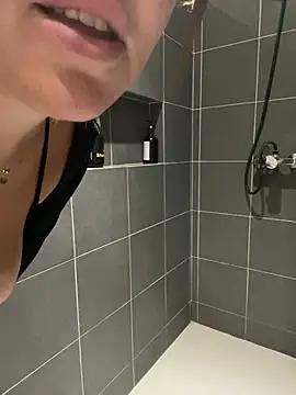 LillyUK from StripChat