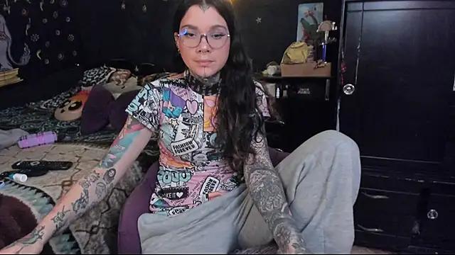 Lilmarieee from StripChat