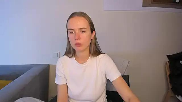 LilMary_ from StripChat is Freechat