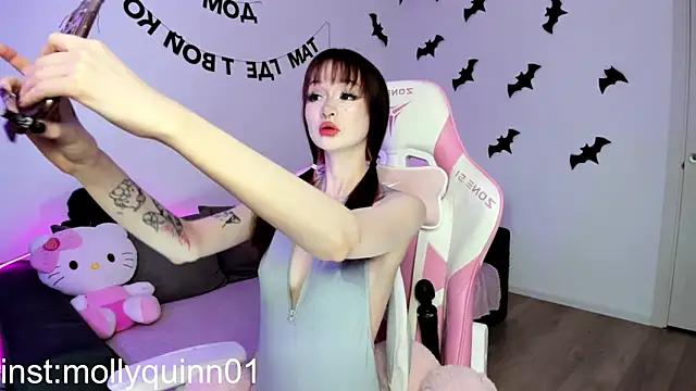 lilMollyStuart from StripChat